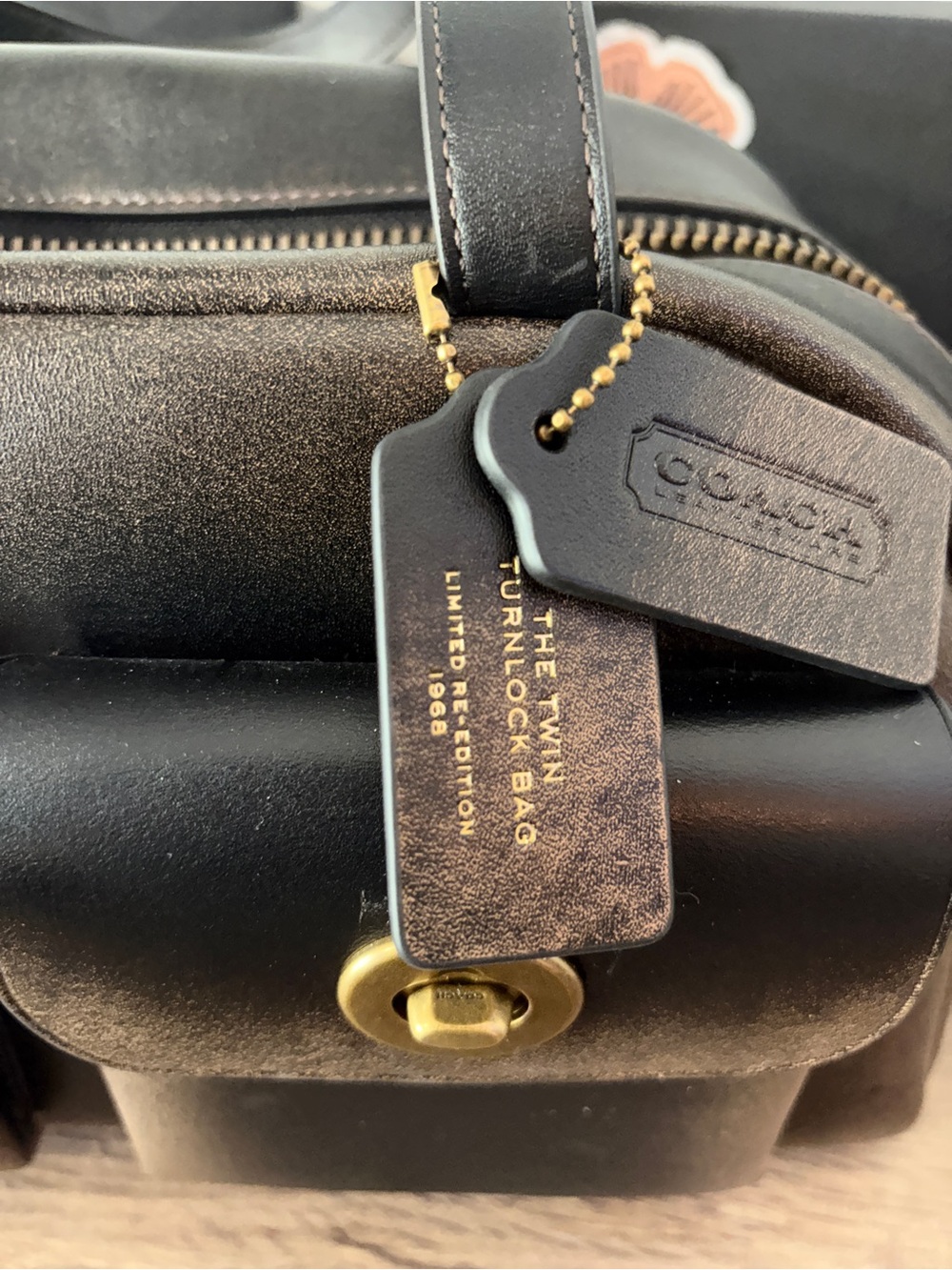 Coach Loved Leather Large Twin Turnlock Limited Re-Edition - Picture 9 of 10